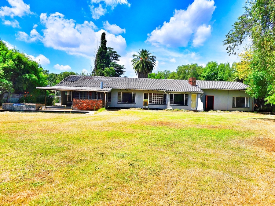 5 Bedroom Property for Sale in Vaalpark Free State